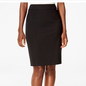 !!!! SOLD !!! Tahari Knit Pencil Skirt